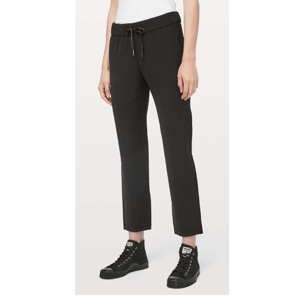 Lululemon On the Fly Woven 27” - Black - Like New